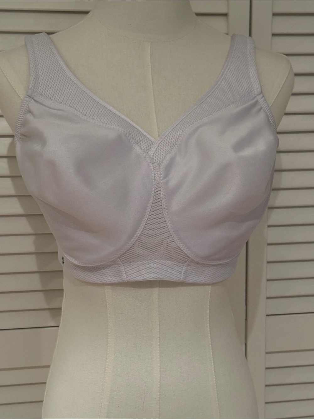 Glamorise White Full-Coverage Wireless Support Bra